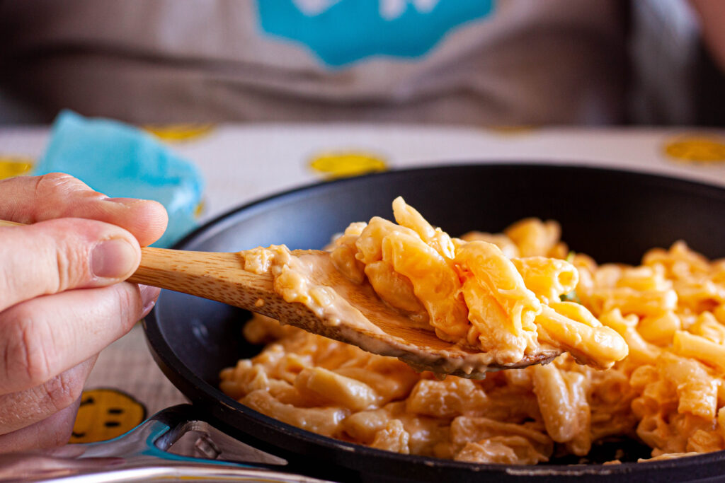 Easy 3-ingredient stovetop mac and cheese